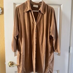Avenue Women’s Button down Top